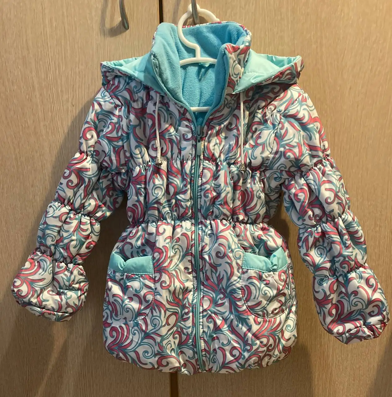 Демисезонная куртка детская размер 98 - Детская одежда (Одежда) в Владивосток