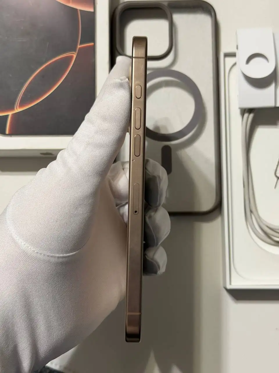 iPhone 16 Pro Max 256 ГБ в отличном состоянии - Смартфоны и телефоны (Электроника) в Владивосток