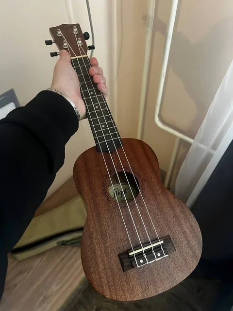 Продам укулеле - Кальяны в Владивосток