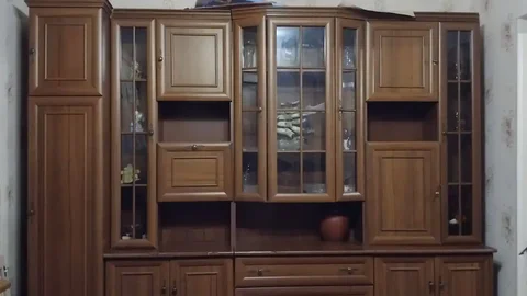 Продам стенку в хорошем состоянии - Инструменты в Севастополь