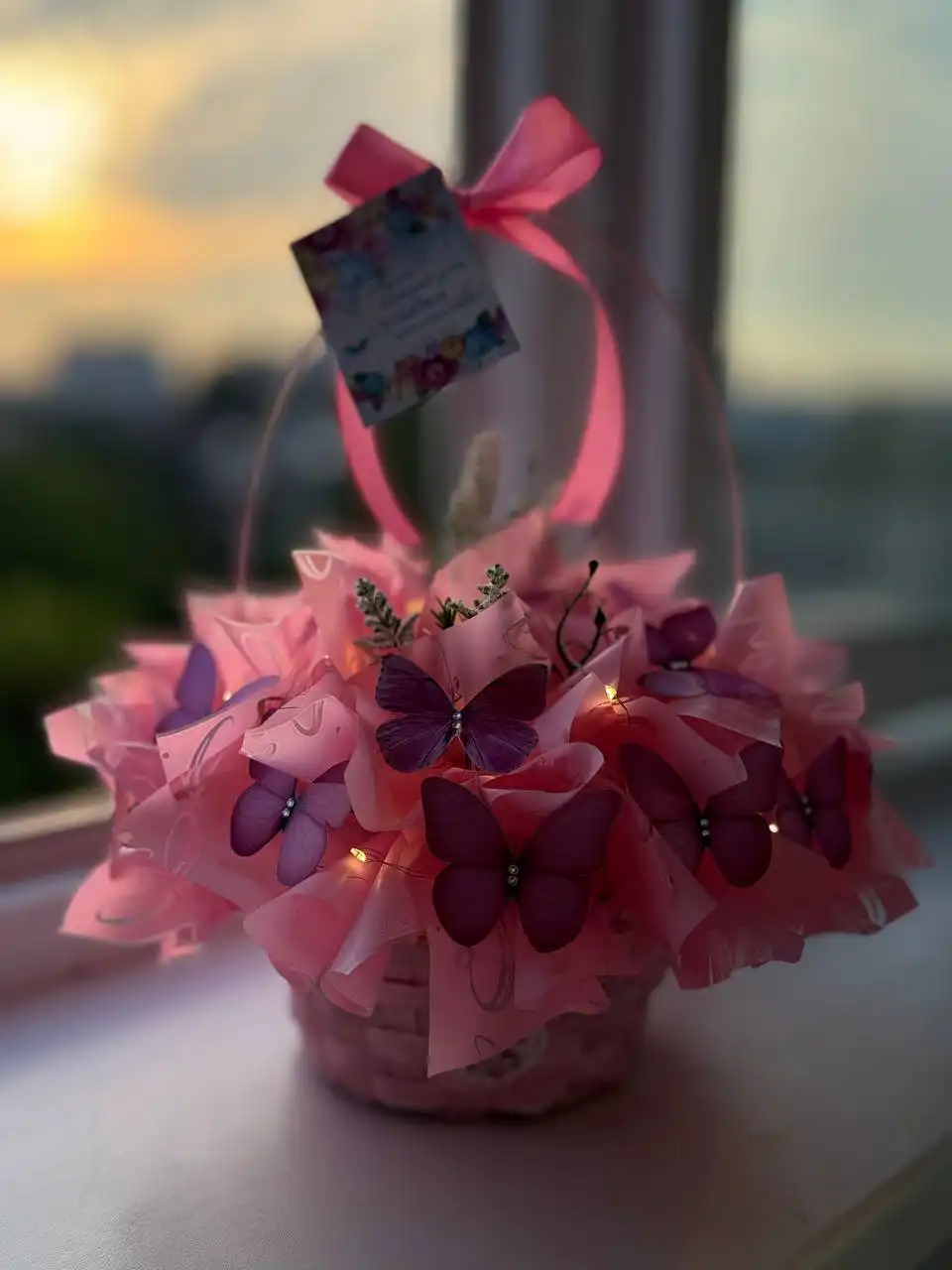 Светящиеся букеты из бабочек и конфет на заказ - Праздничные услуги (Услуги) в Севастополь