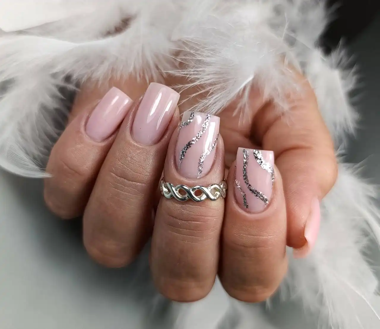 Маникюр с покрытием гель-лак в районе жд вокзала - Красота и здоровье (Услуги) в Севастополь