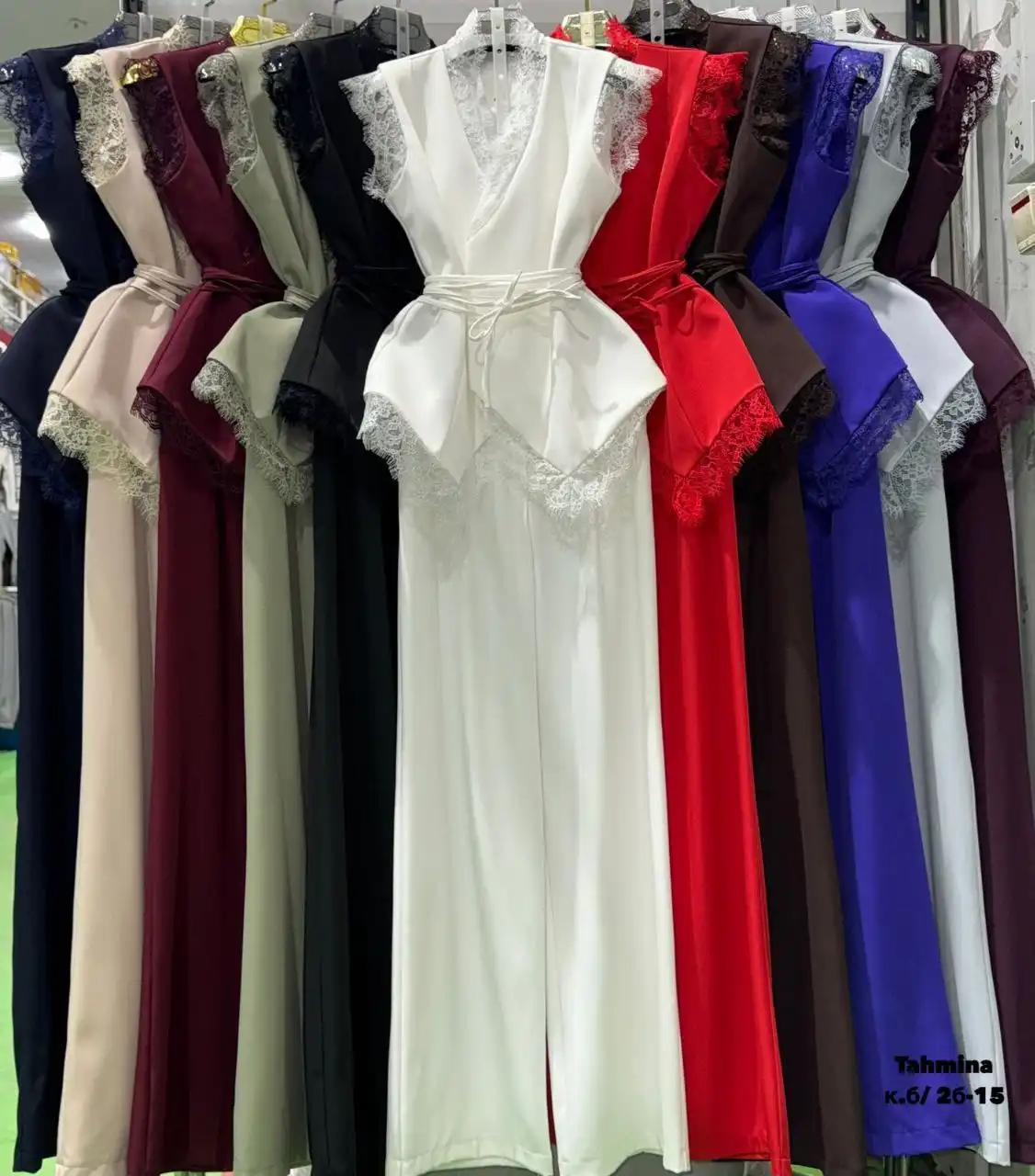 Стильные костюмы, брюки и жилетки для мероприятий - Костюмы (Одежда) в Симферополь