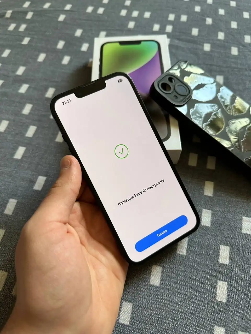 Продам iPhone 14 128 GB Midnight