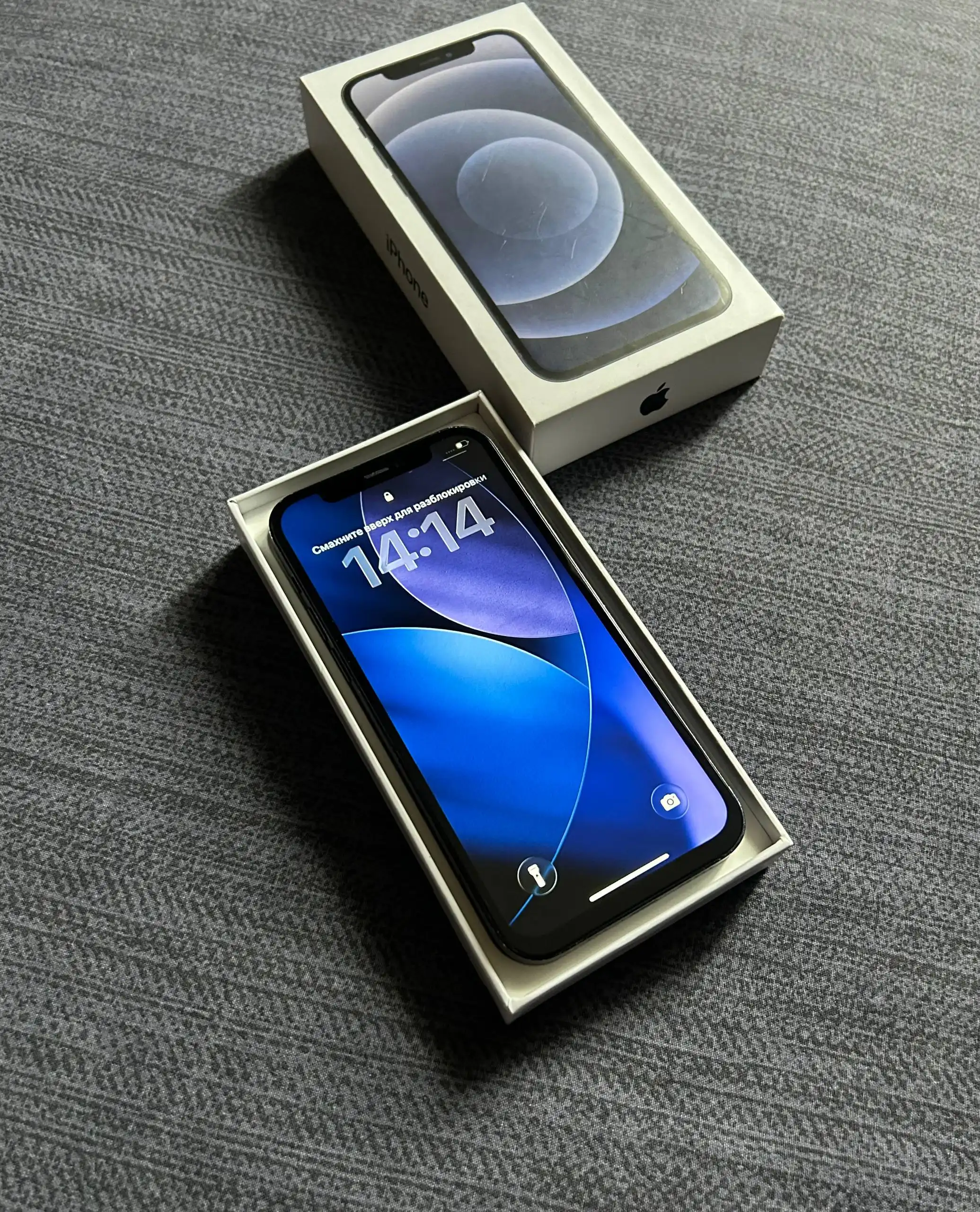 Продам iPhone 12 64 GB Black