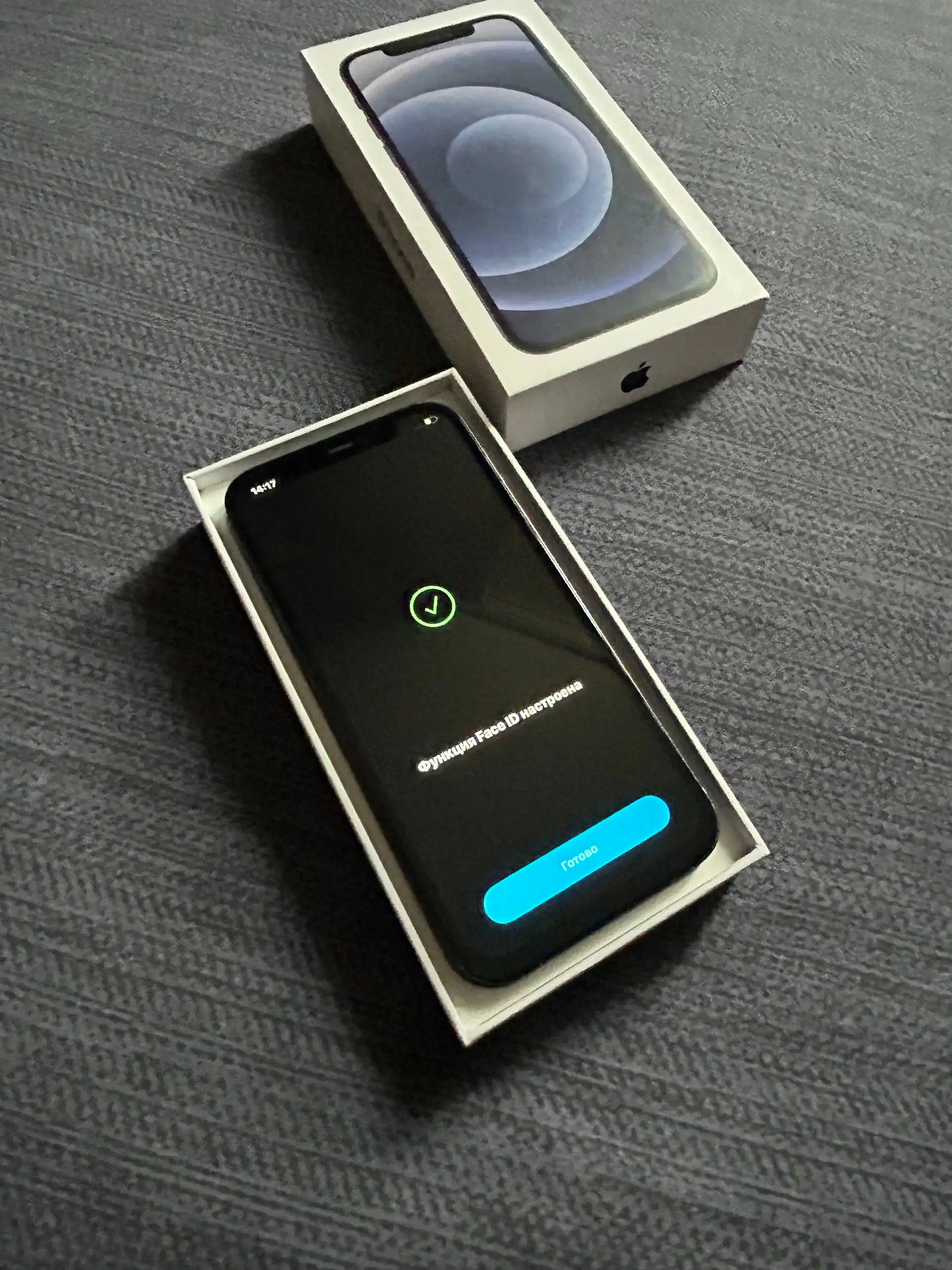 Продам iPhone 12 64 GB Black