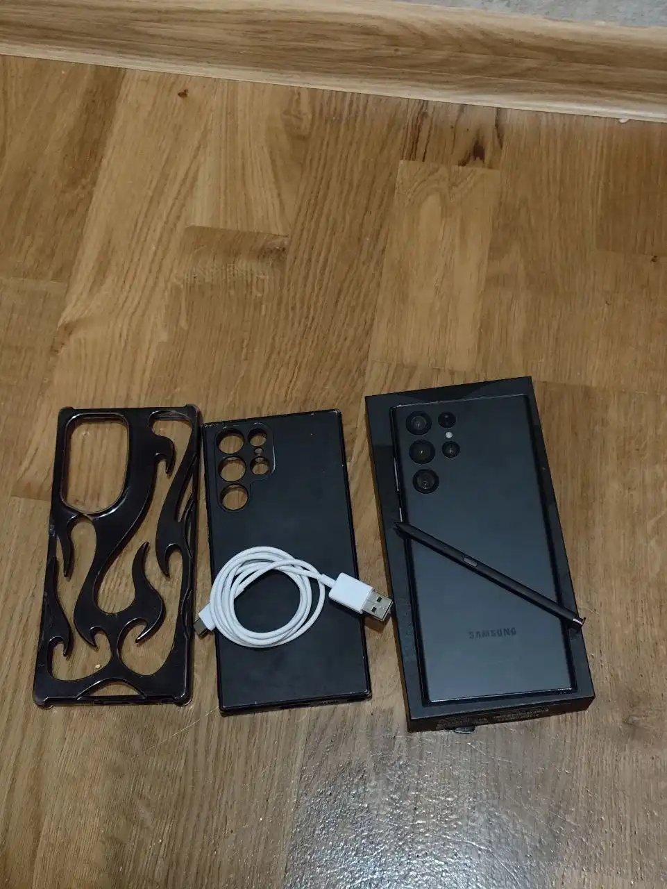 Продам Samsung Galaxy S22 Ultra Black