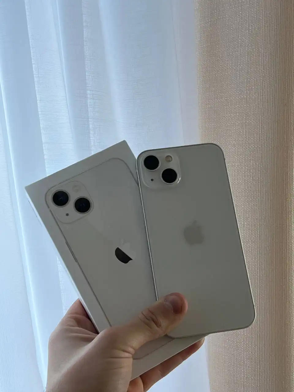 Продам iPhone 13 128 GB White в идеальном состоянии