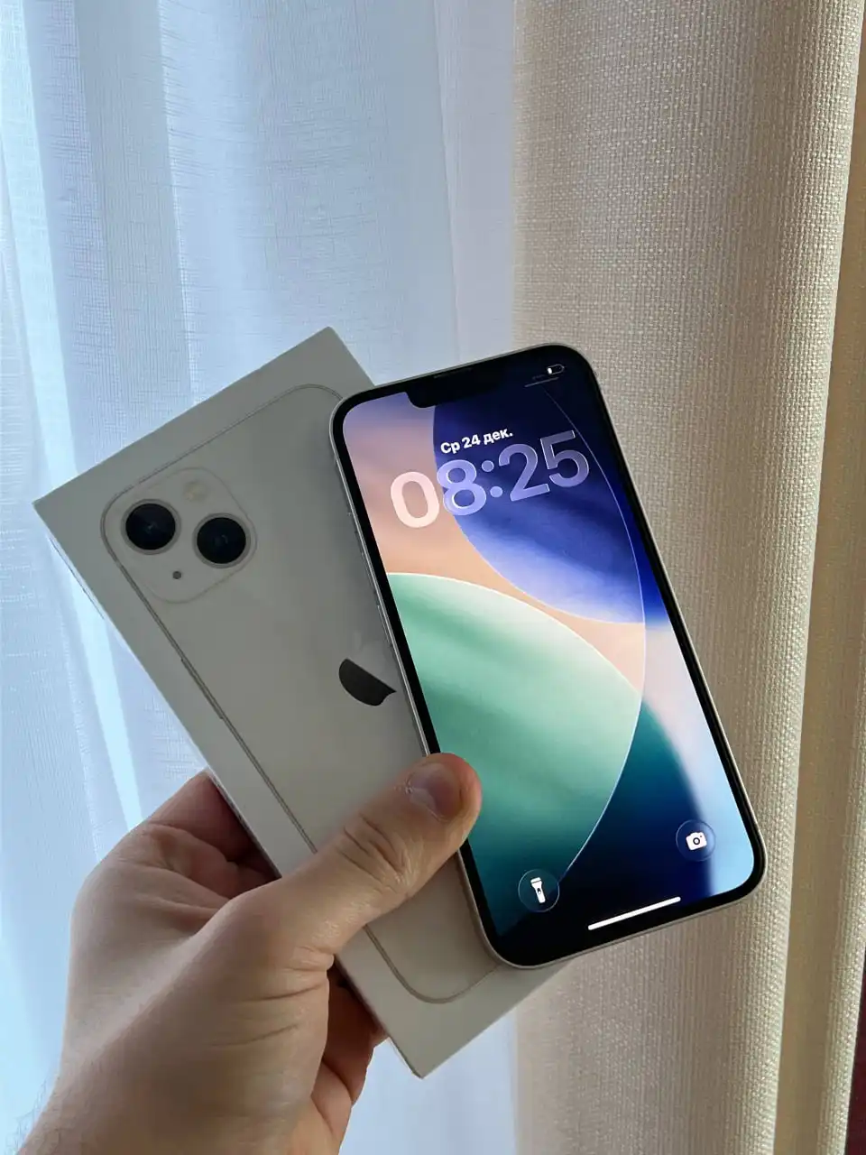 Продам iPhone 13 128 GB White в идеальном состоянии