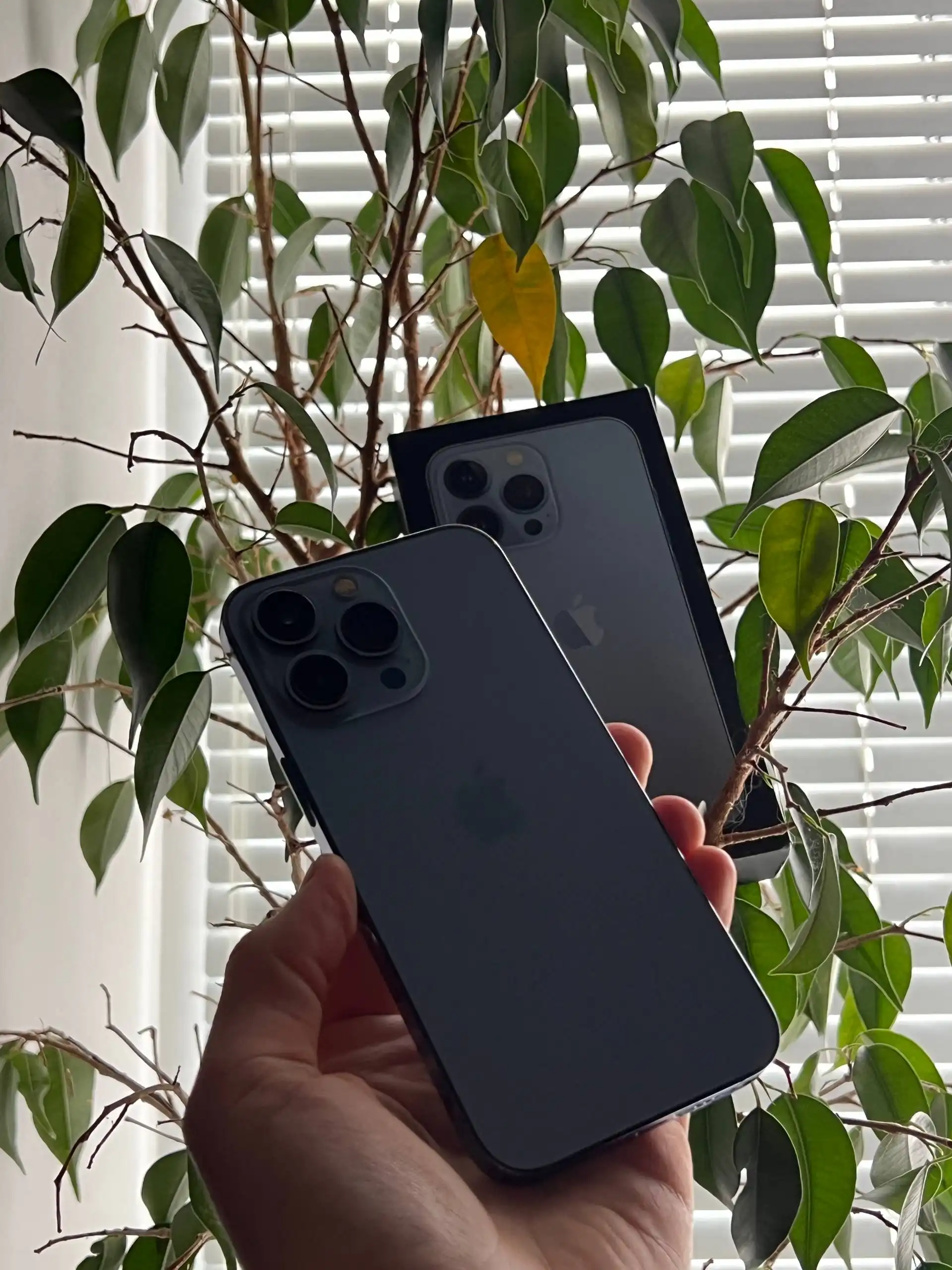 Продам iPhone 13 Pro 128 GB Blue