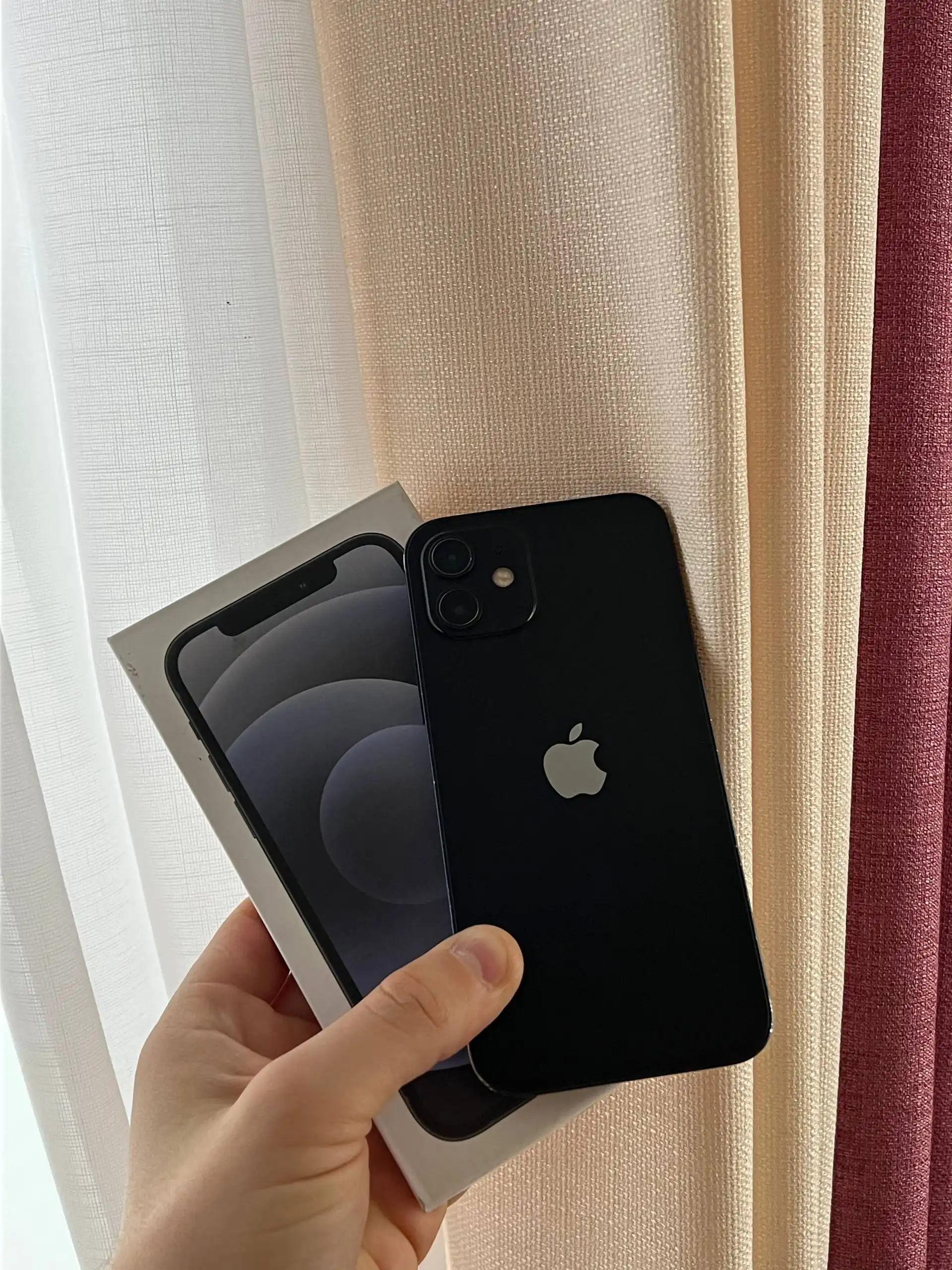 Продам iPhone 12 128 GB Black в идеальном состоянии