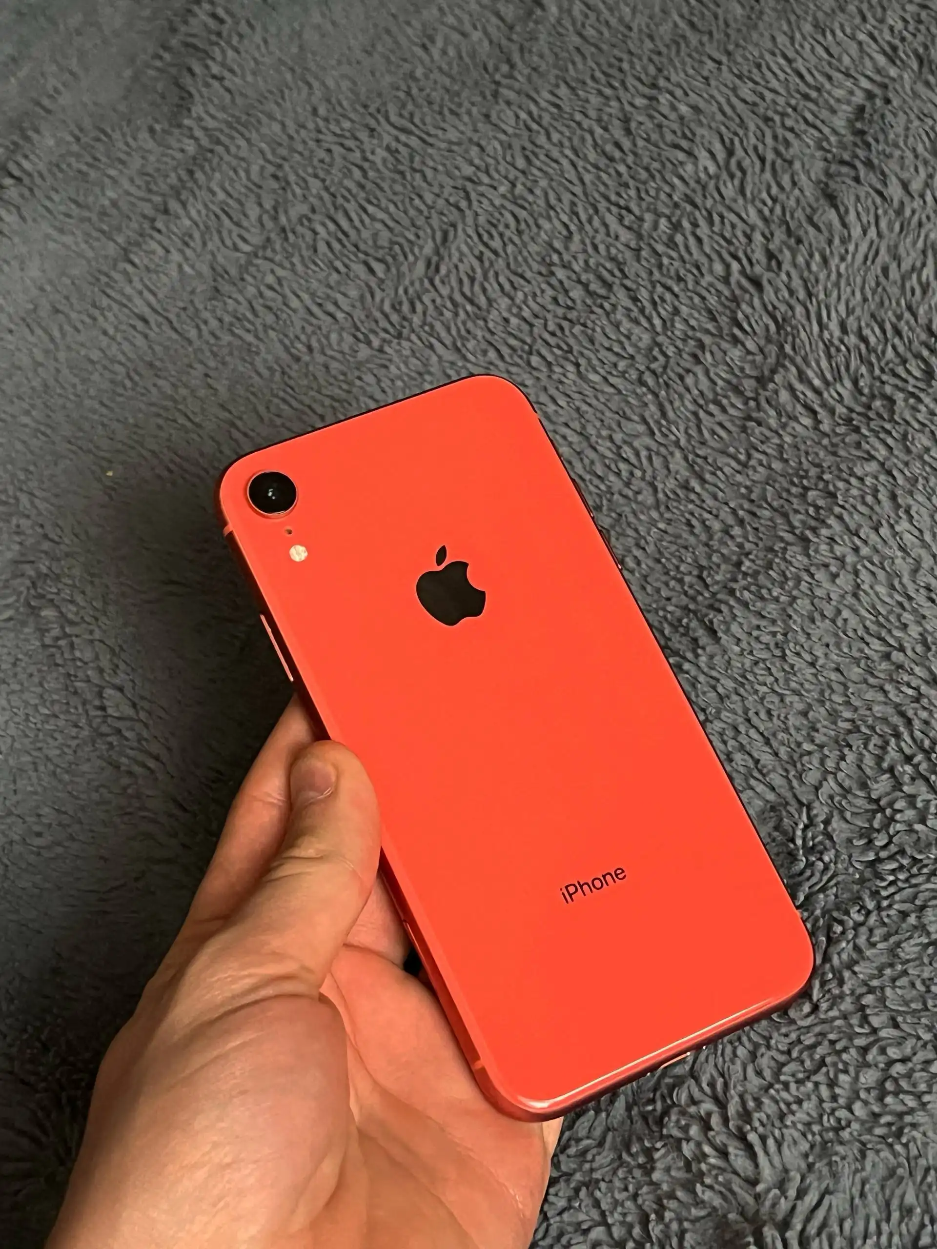 Продам iPhone XR 64 GB Coral в отличном состоянии