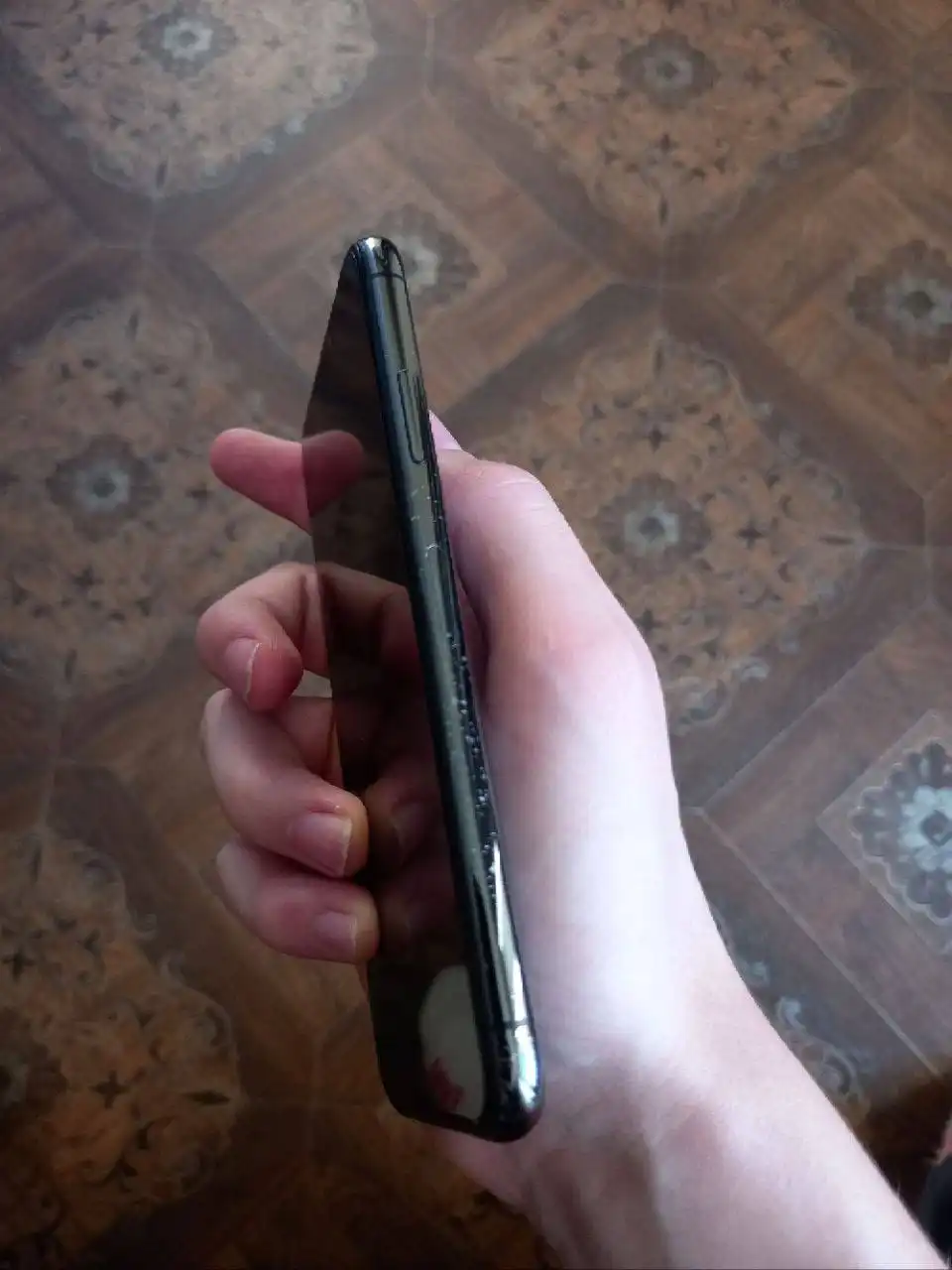 iPhone X 64gb с пятном на экране