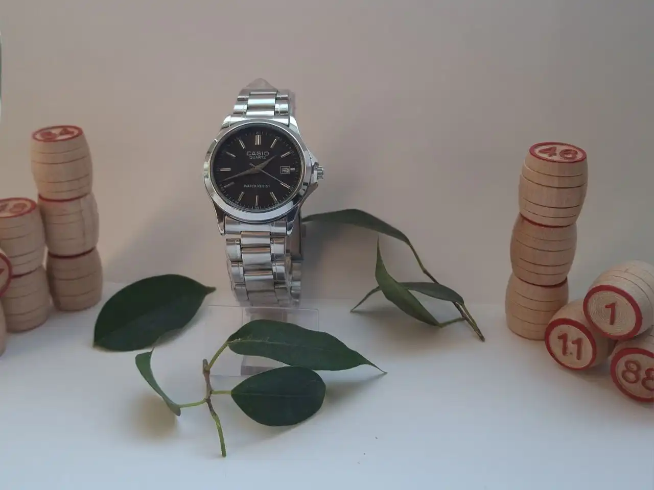 Наручные часы металлические с кварцевым механизмом - Часы (Электроника) в Оренбург