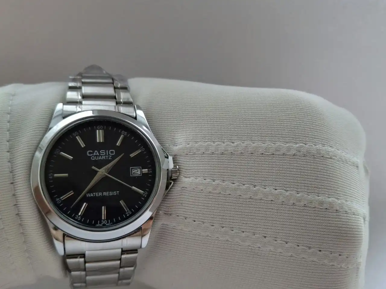 Стильные кварцевые часы в классическом дизайне - Часы (Барахолка) в Оренбург