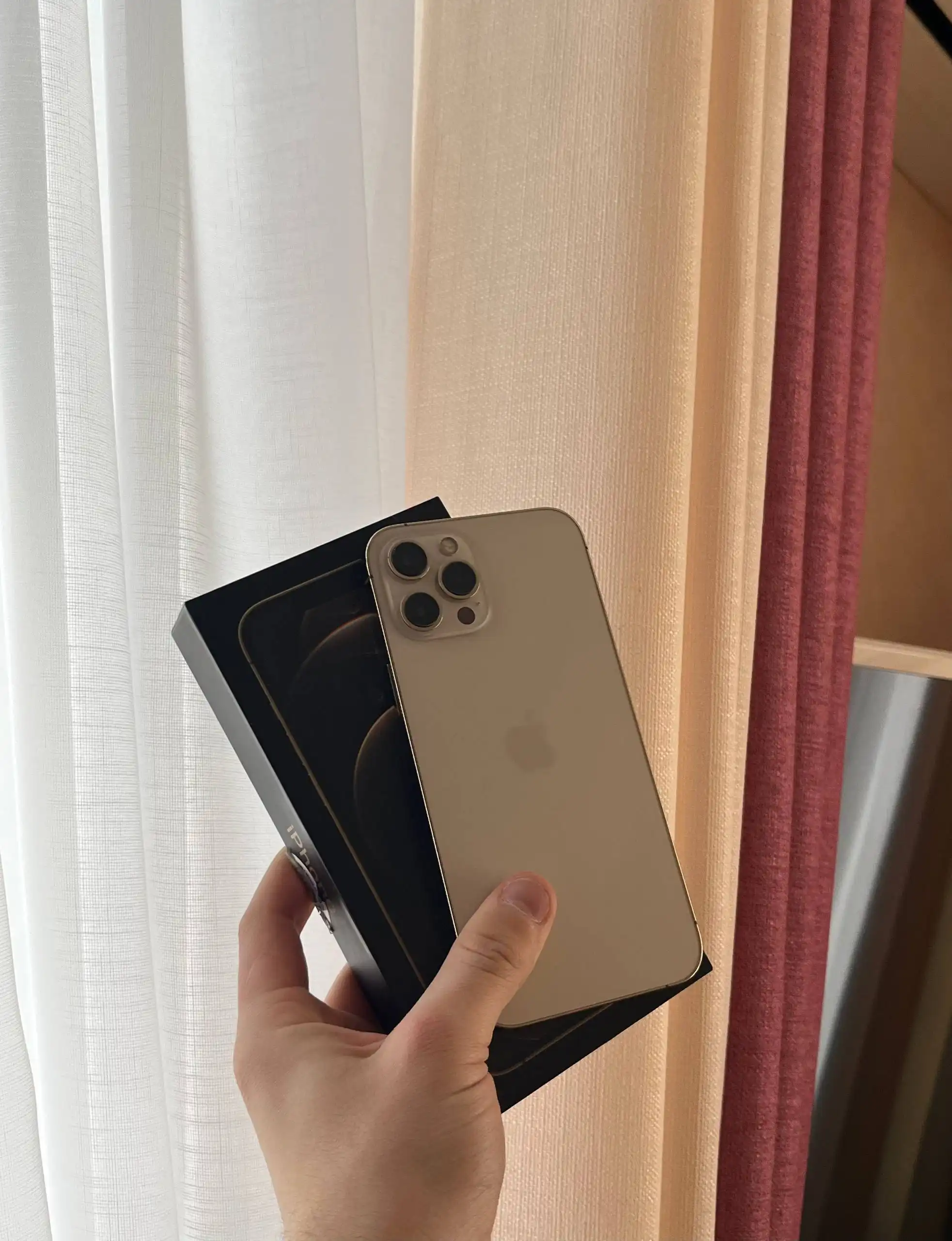 Продам iPhone 12 Pro Max 256GB Gold в Оренбурге - Смартфоны и телефоны (Электроника) в Оренбург