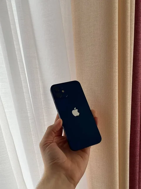 Продам iPhone 12 128 GB Blue - Аккумуляторы и пауэрбанки в Оренбург