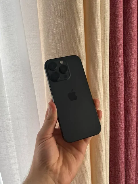 Продам iPhone 16 Pro 256GB Black Titanium - Power bank в Оренбург