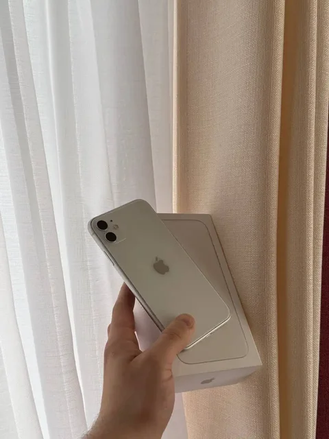Продам iPhone 11 128 GB White - Power bank в Оренбург