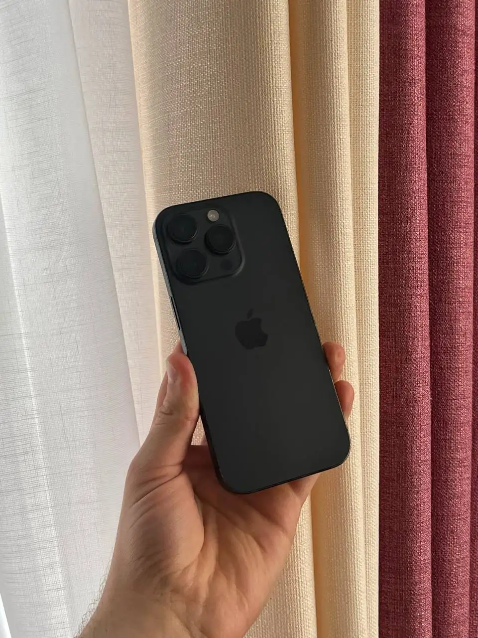 Продам iPhone 16 Pro 256 GB Black Titanium в отличном состоянии - Смартфоны (Электроника) в Оренбург