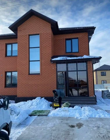 Пластиковые и алюминиевые входные группы, двери, окна, мансарды, балконы, витражи - Маникюр в Оренбург