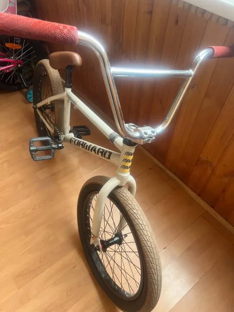 Продажа б/у BMX с 20-дюймовыми колесами - Велоспорт в Оренбург