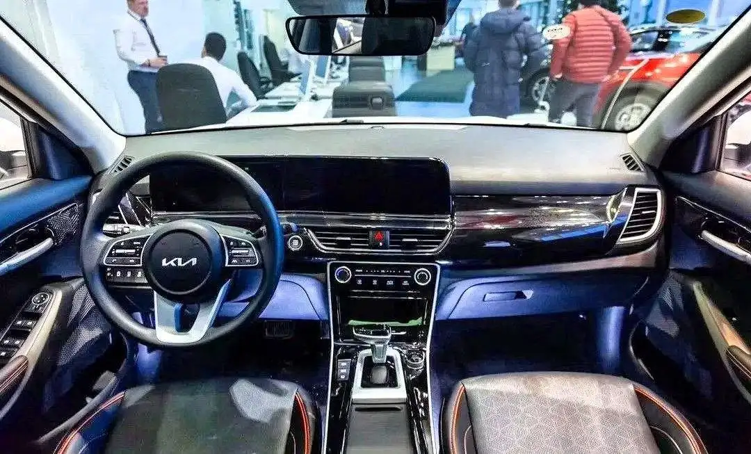 Kia Seltos 1.5 CVT Deluxe Edition - Авто в Нижнекамск