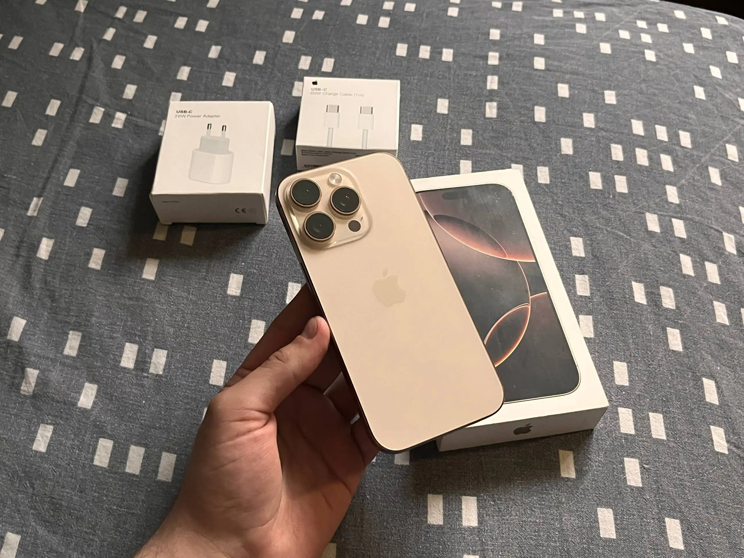 Продам iPhone 16 Pro 256GB Desert Titanium - Смартфоны и телефоны (Электроника) в Оренбург