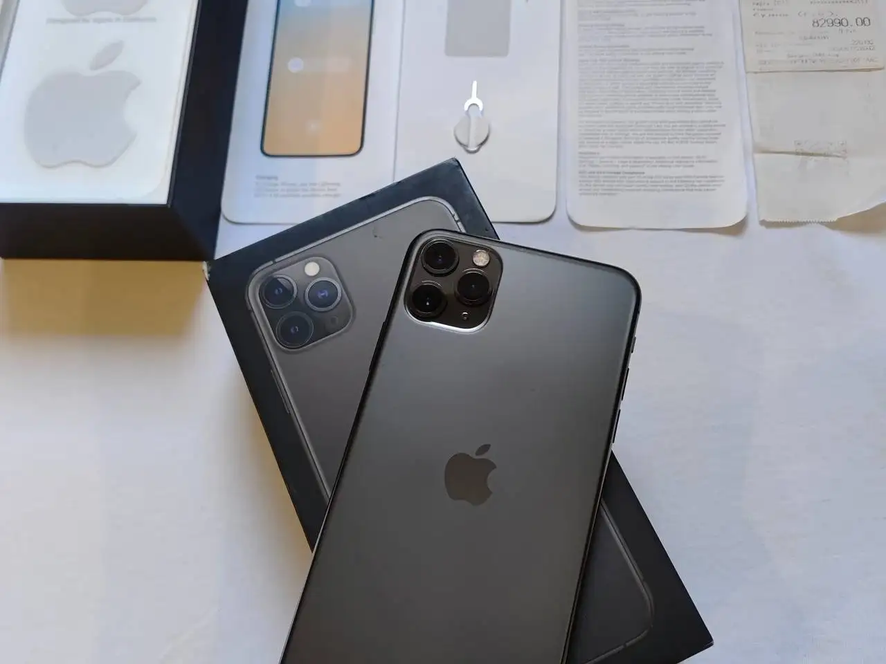 iPhone 11 Pro Max (64gb) серый - Смартфоны и гаджеты (Электроника) в Оренбург