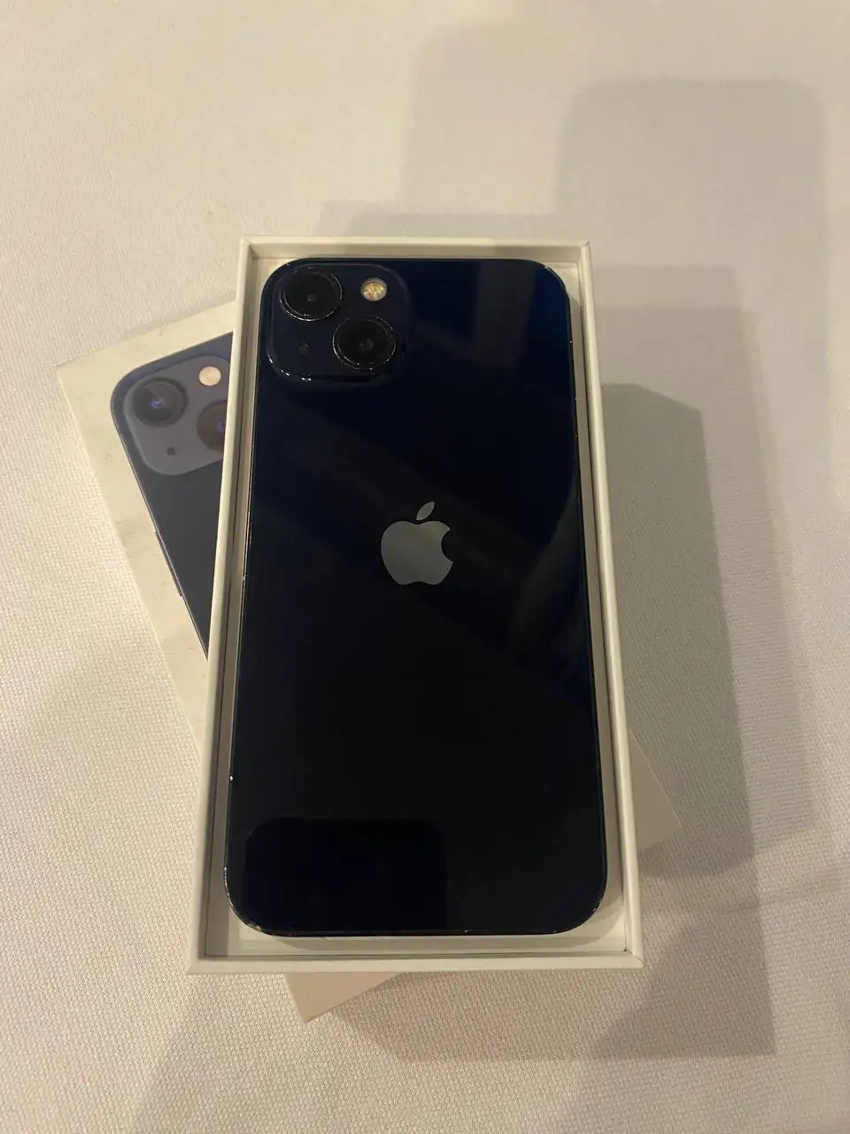 iPhone 13 128GB темно-синий - Смартфоны (Электроника) в Оренбург