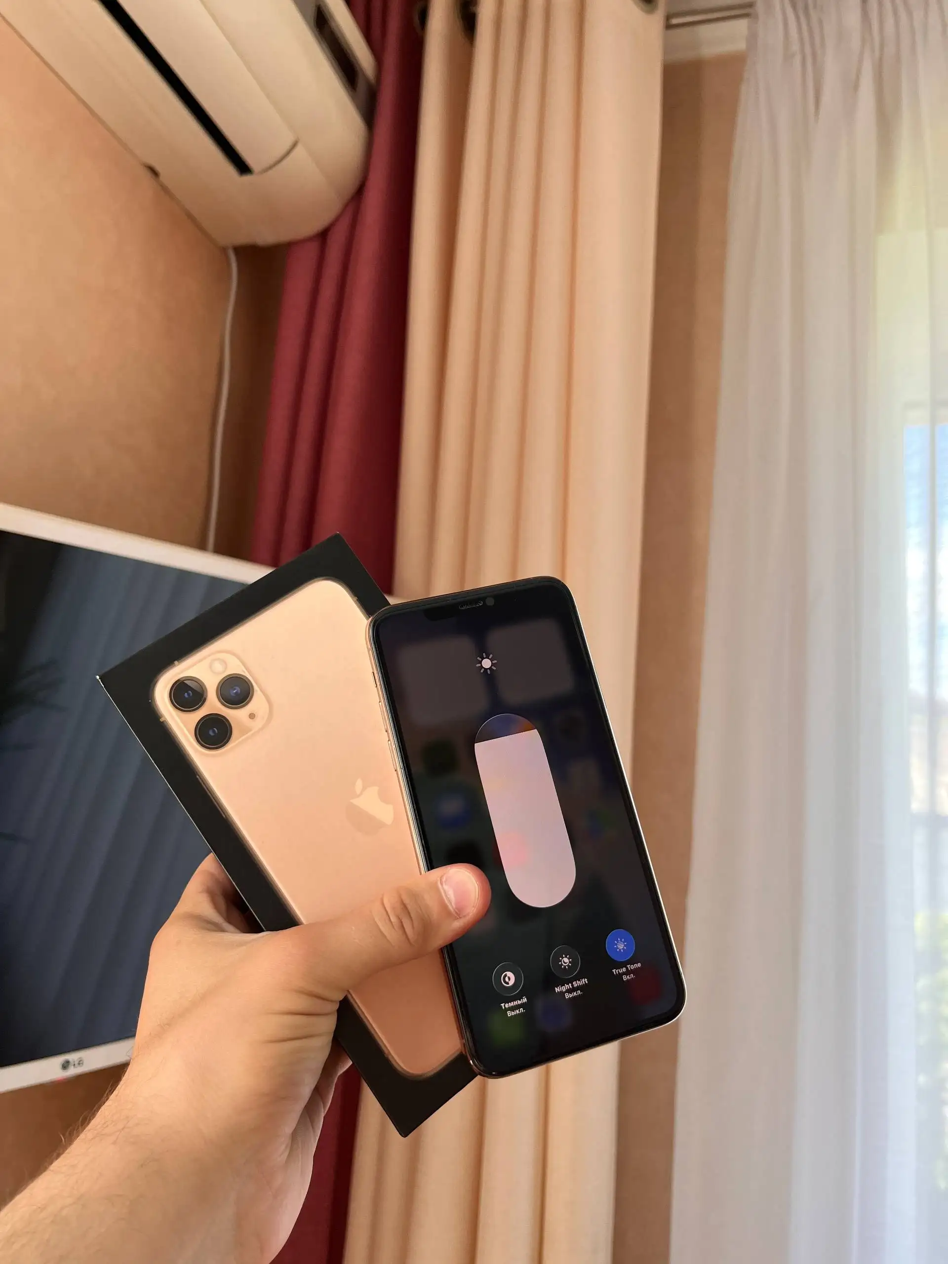 iPhone 11 Pro Max 256 GB Gold - Смартфоны (Электроника) в Оренбург
