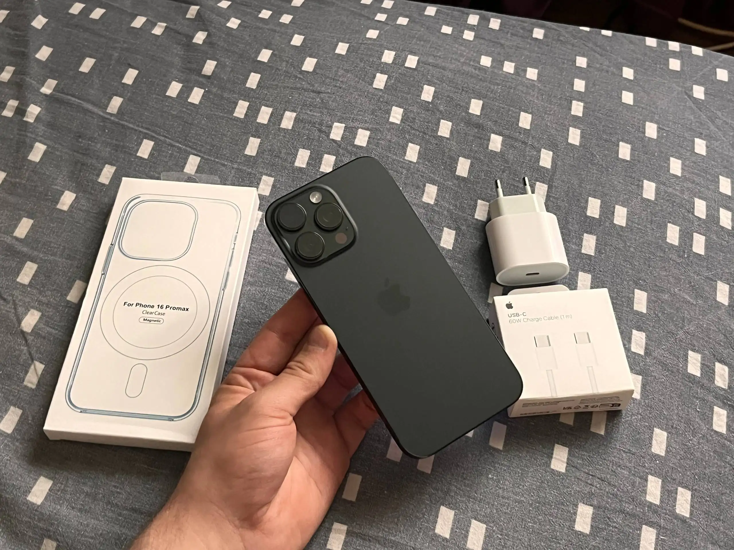 Продам iPhone 16 Pro Max 512GB - Смартфоны (Электроника) в Оренбург