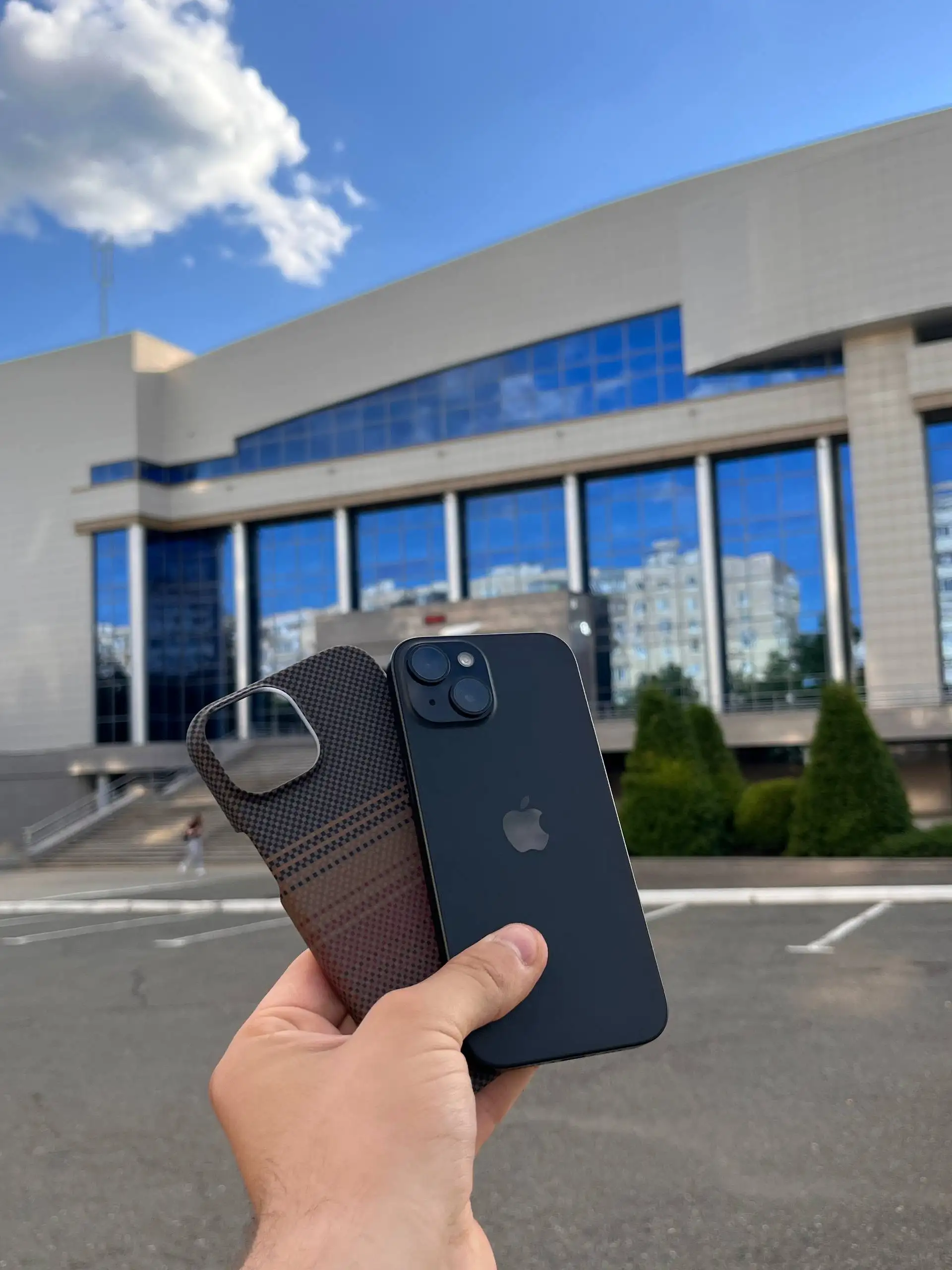 iPhone 15 128 GB Black - Мобильные телефоны (Электроника) в Оренбург