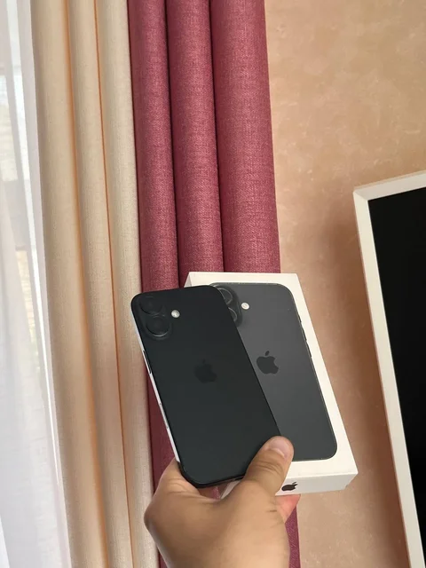 Продам iPhone 16 128 GB Black - Услуги связи в Оренбург
