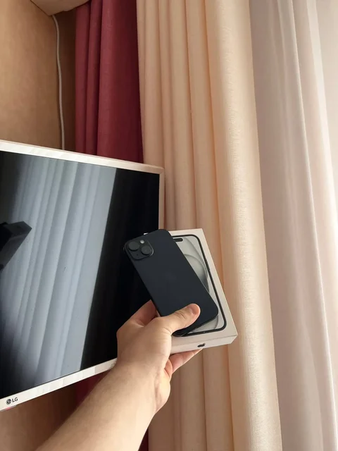 Продам iPhone 15 128GB Black - Электроника в Оренбург