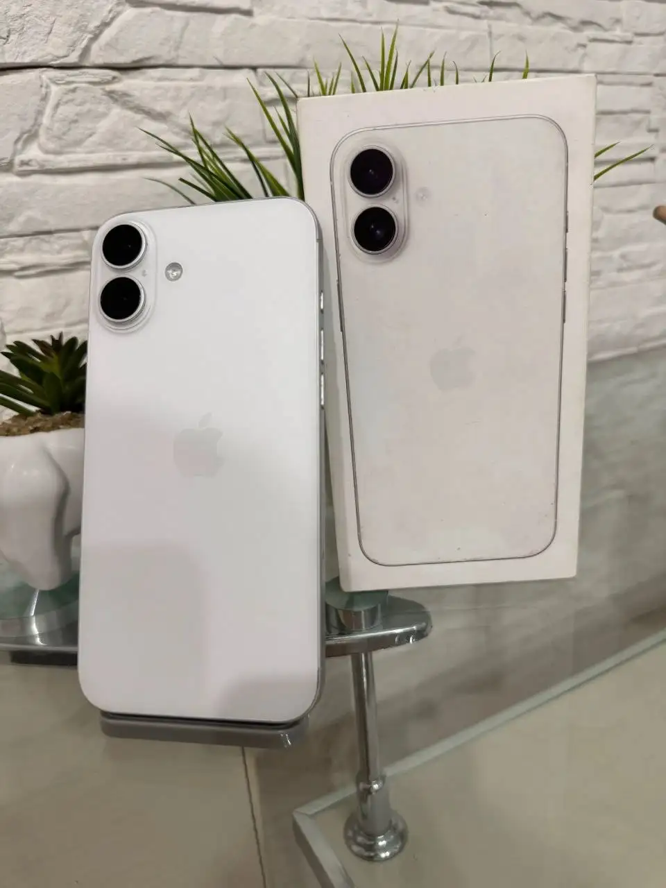 iPhone 16 Plus Max 128GB White в отличном состоянии - Смартфоны (Электроника) в Оренбург