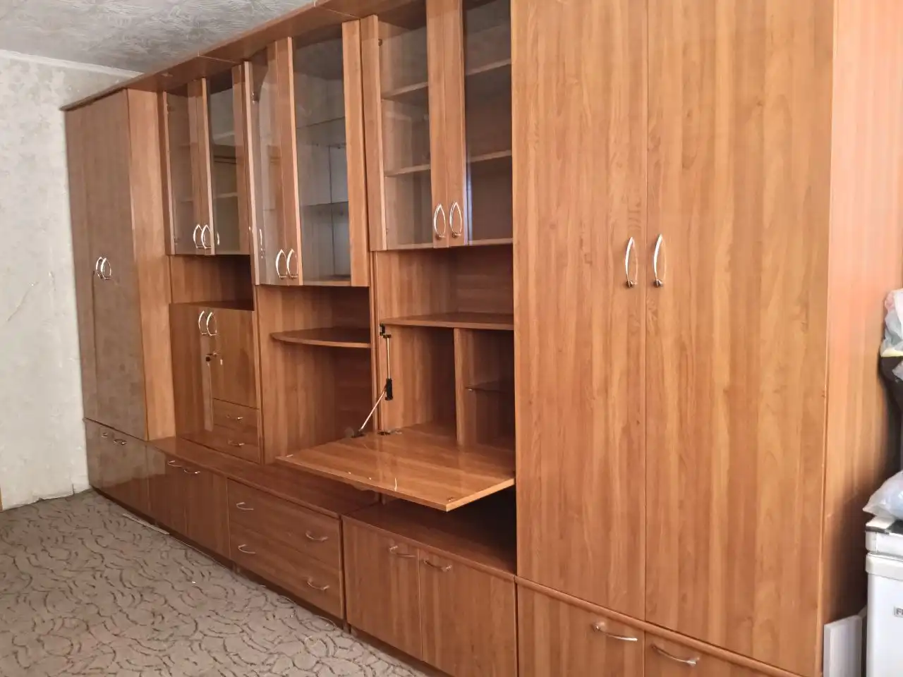 Продам стенку 5 секций