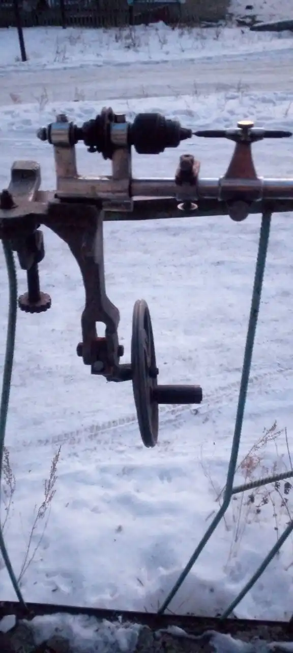 Настольный станочек для токарей