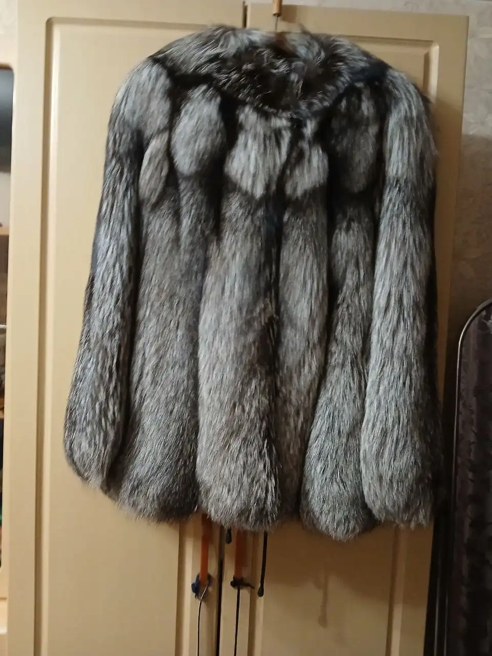 Шубка из серебристой лисы