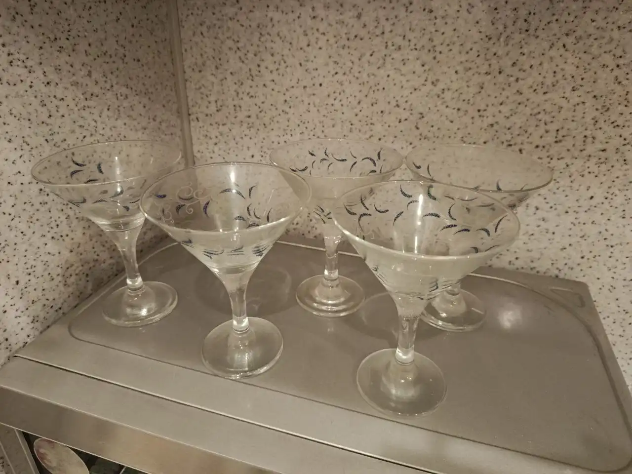 Отдам за тортик