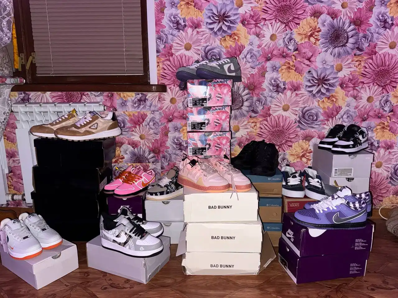 Кроссовки и фены по фиксированным ценам