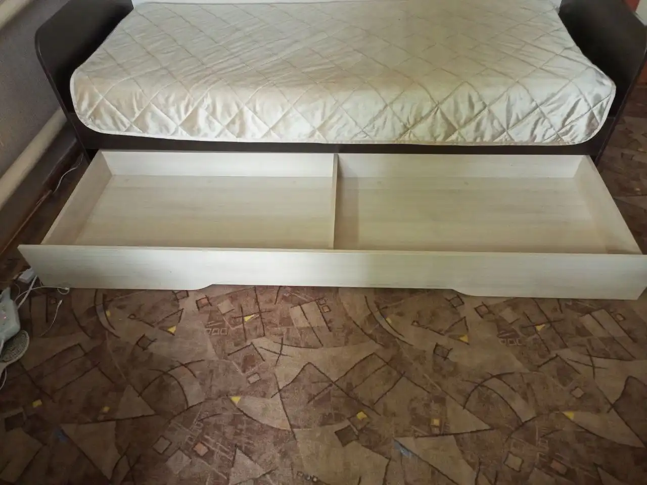 Софа Милтон 90х200