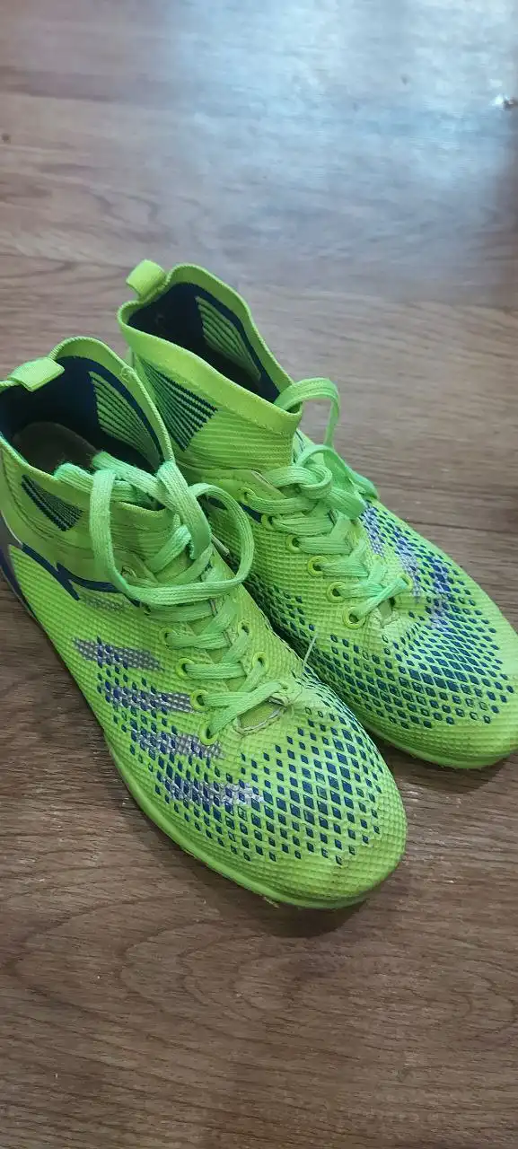 Продажа кроссовок и туфель - Обувь (Одежда) в Тюмень