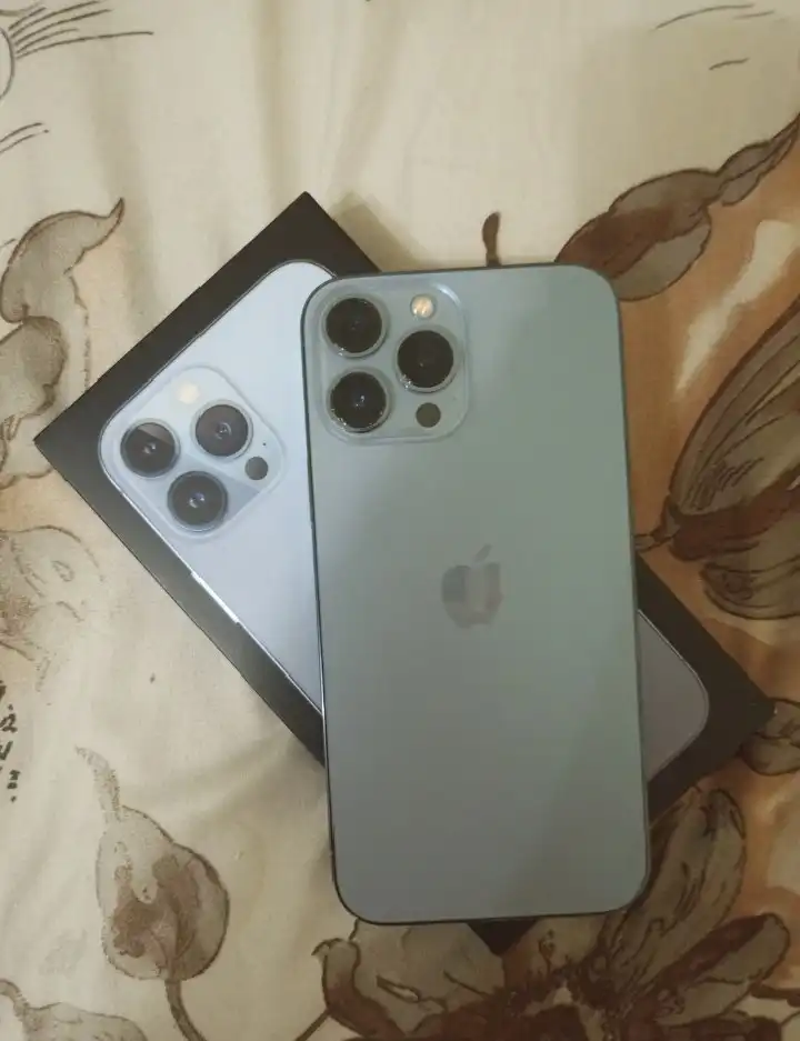 Продам iPhone 13 Pro Max 256 ГБ голубой - Телефоны (Электроника) в Тюмень