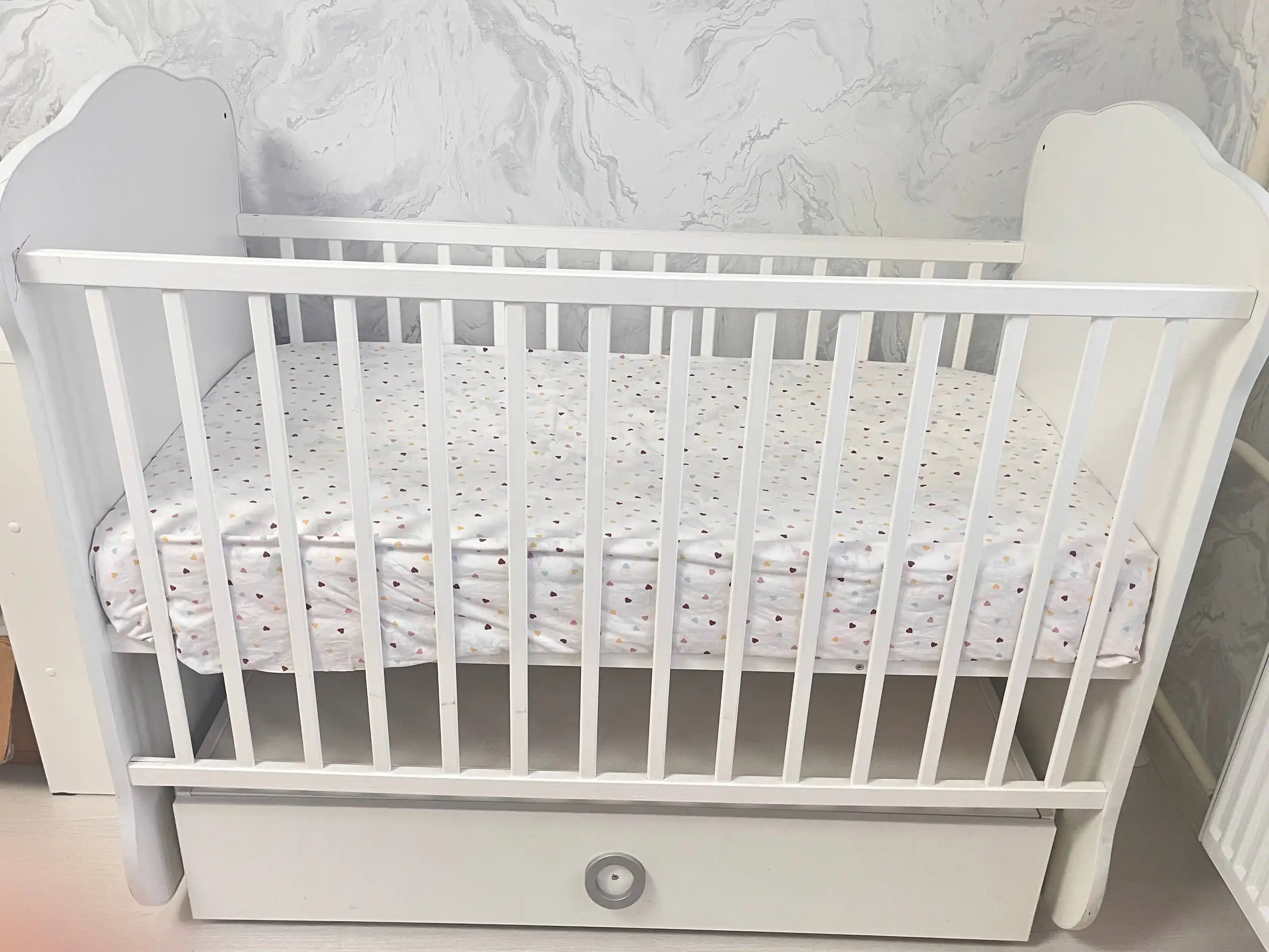 Детская кроватка с матрасом и чехлом - Детская мебель (Товары для детей) в Тюмень