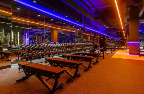 Уборщик в фитнес-клуб DDX FITNESS - Уборка и обслуживание в Тюмень