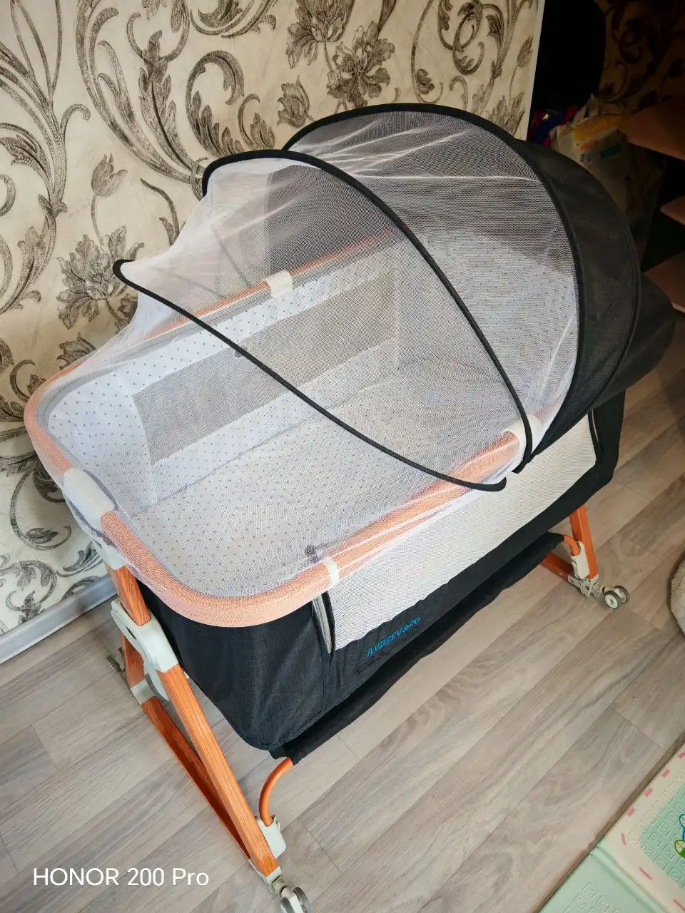 Детская кроватка с пеленальным столиком - Детская мебель (Товары для детей) в Тюмень