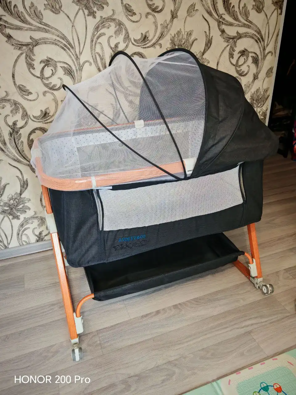 Детская кроватка с пеленальным столиком - Детская мебель (Товары для детей) в Тюмень