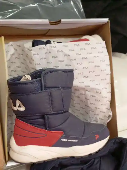 Продам лук для мальчика Fila