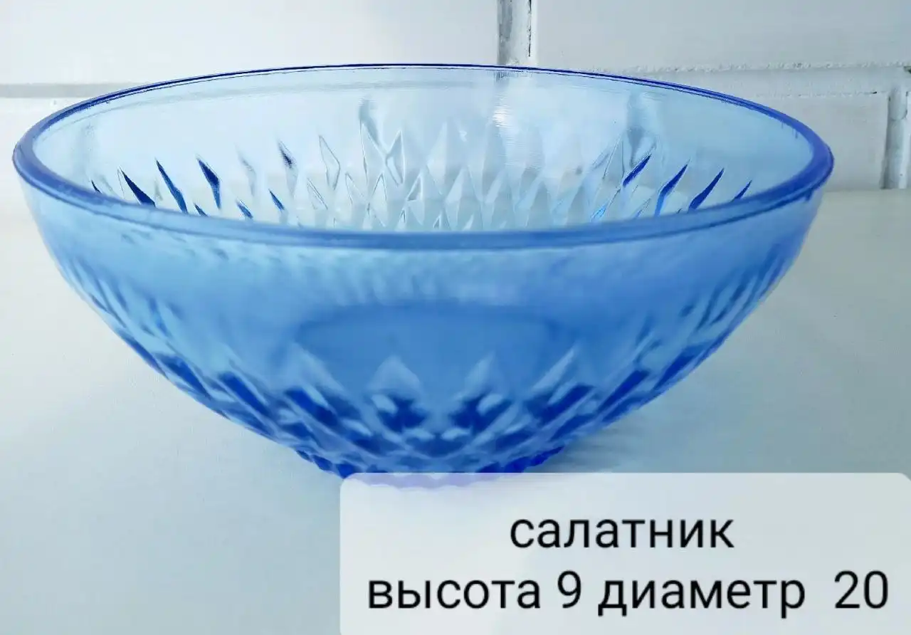 Товар в состоянии нового без сколов и трещин